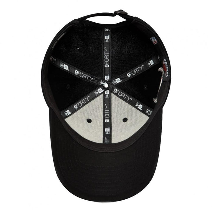 New Era Chicago Bulls Felt Script 9Forty Cap - Black