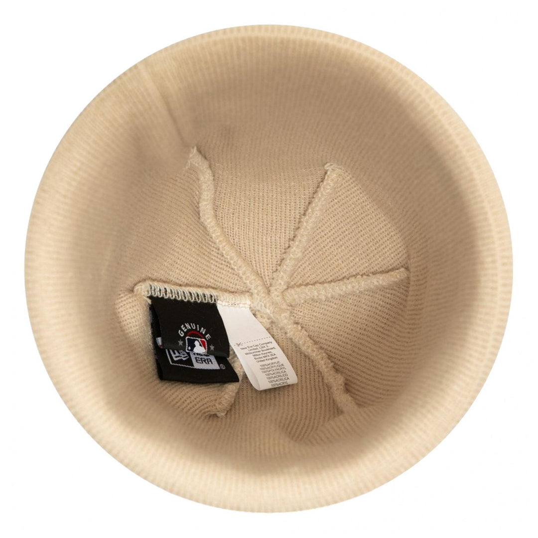 New Era New York Yankees League Essential Cuff Beanie
