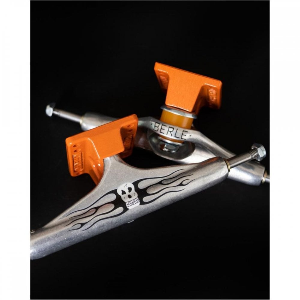 Independent Pro Elijah Berle Skull Stage 11 Trucks