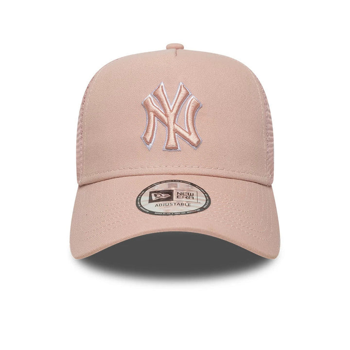 New Era New York Yankees MLB Outline Pastel Pink 9FORTY E-Frame Trucker Adjustable Cap